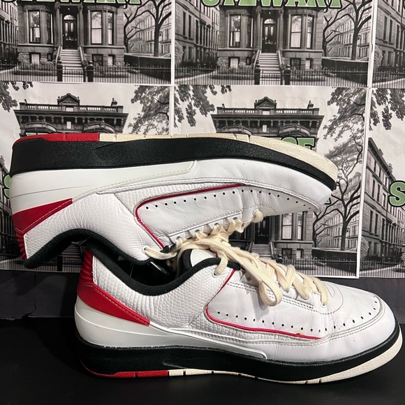 Air Jordan 2 Low - Picture 2 of 5